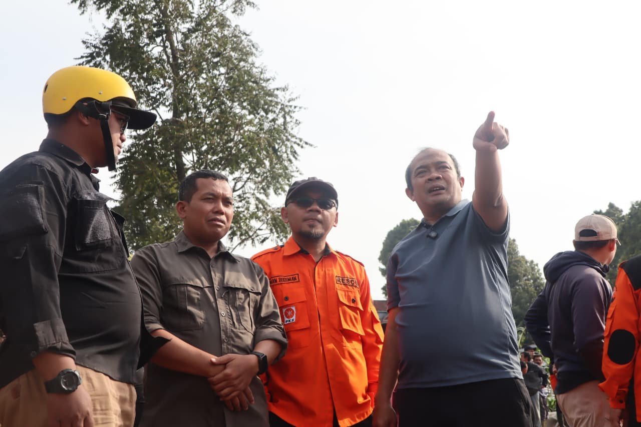 Relawan PKS KBB Konsisten Bantu Evakuasi Longsor Pasirlangu, Tunjukkan Komitmen Kemanusiaan